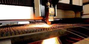 Corte a laser em aco galvanizado Metal Laser VM M
